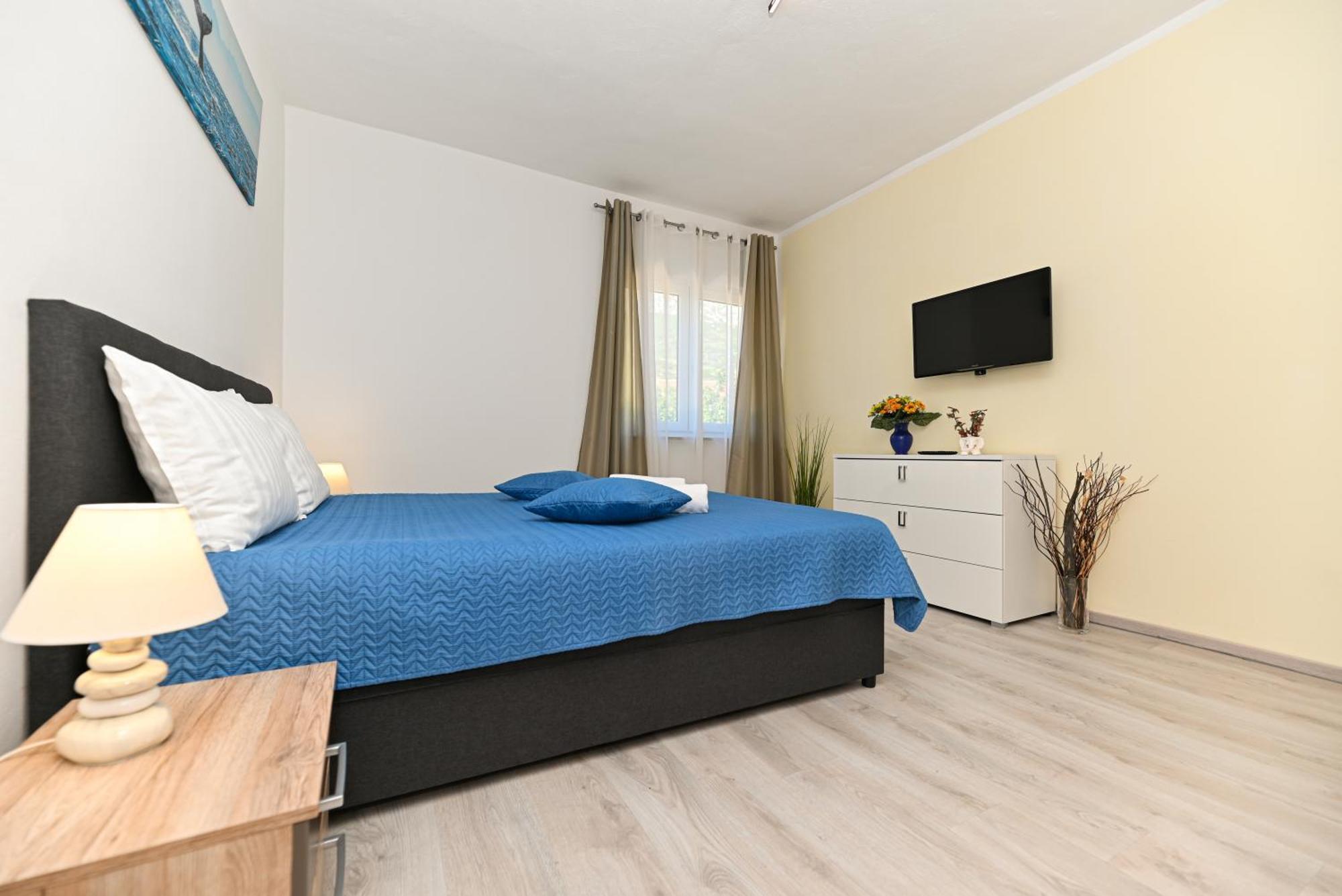 Apartmani Dolores คาชเตลา ภายนอก รูปภาพ