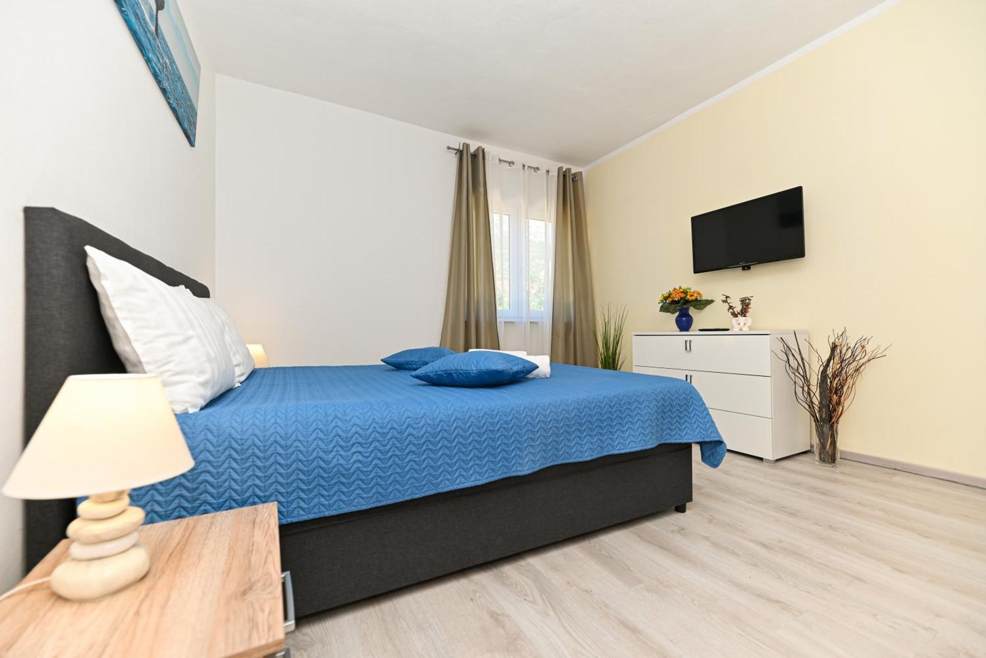 Apartmani Dolores คาชเตลา ภายนอก รูปภาพ