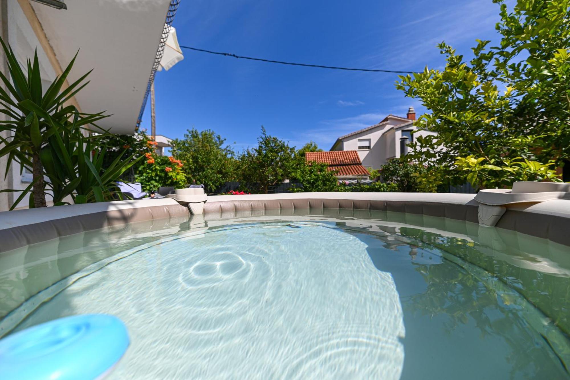 Apartmani Dolores คาชเตลา ภายนอก รูปภาพ