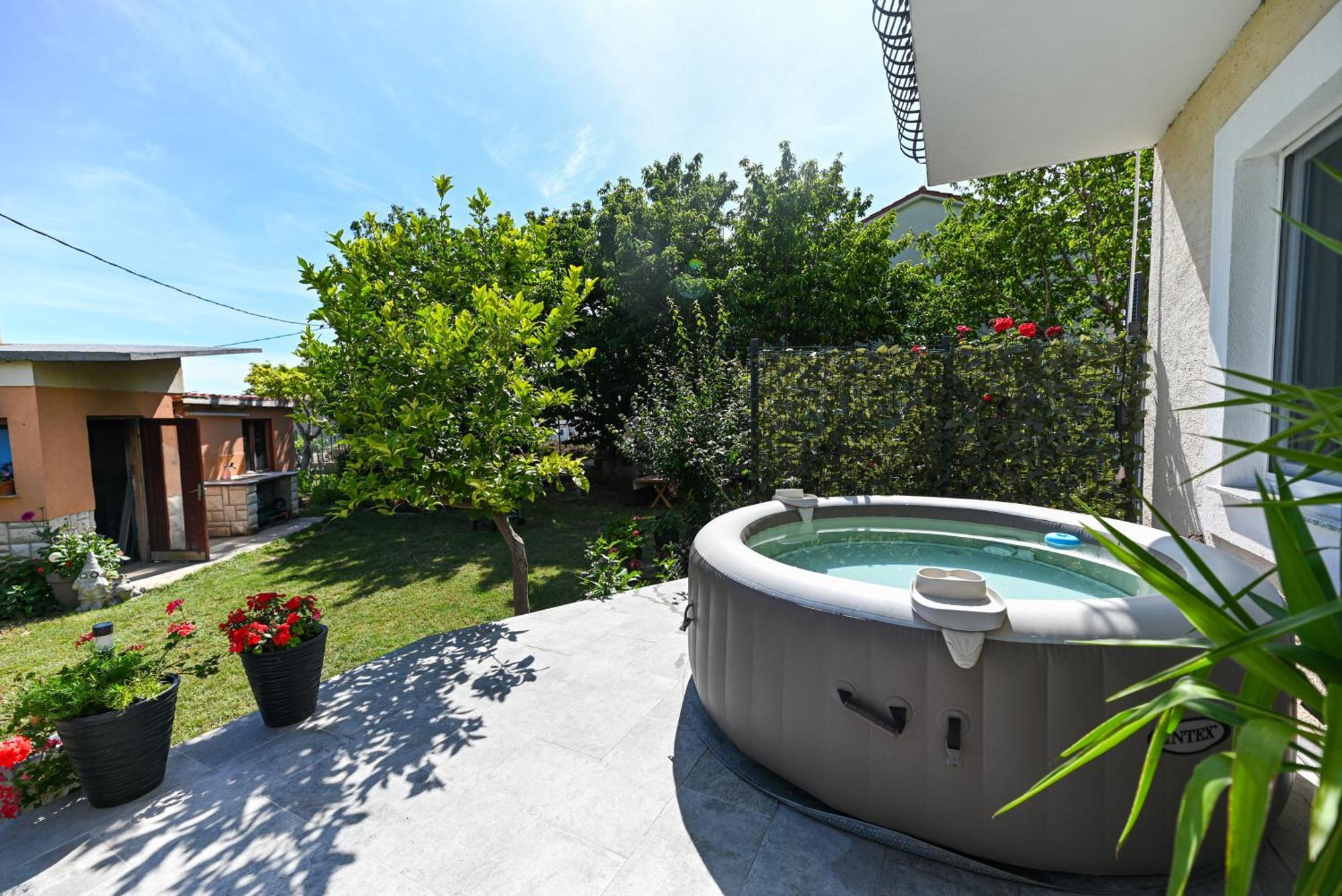 Apartmani Dolores คาชเตลา ภายนอก รูปภาพ