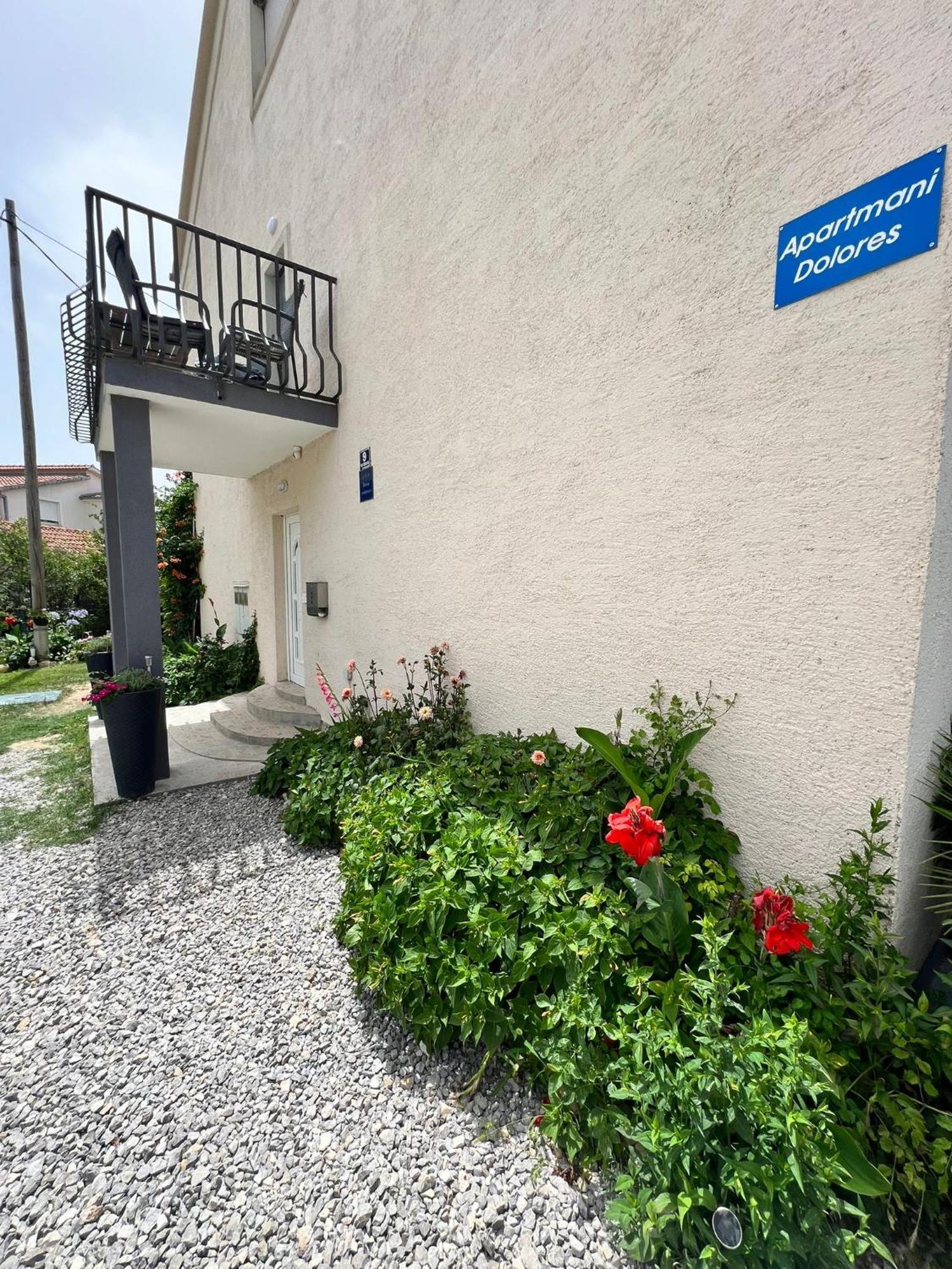 Apartmani Dolores คาชเตลา ภายนอก รูปภาพ